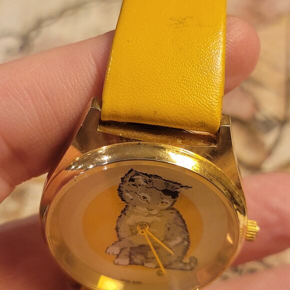 Vintage Watches Episode Cat and Mouse Dial Quartz Novelty Watch Yellow Band - Picture 10 of 10